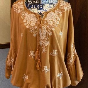 🎈SALE🎈Embroidered Dolman Soft Tunic (S or L) NWT